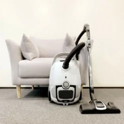 CONTINENTAL EDISON Staubsauger AAAA Silent Bag - CEVCWBA - 67 DB - 3 L - 700 W - Weiß 9 CONTINENTAL EDISON Staubsauger AAAA Silent Bag - CEVCWBA - 67 DB - 3 L - 700 W - Weiß -Staubsauger Geschäft 1728f64ecb6564fc45cad0235672ce44