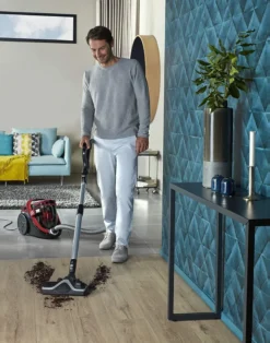 Rowenta RO7649 Silence Force Cyclonic Parkett | Beutelloser Staubsauger | Vacuum-Cleaner | Sehr Leise | 2,5L Staubvolumen | Tierhaar | Auto | Schwarz/Rot -Staubsauger Geschäft 902d81067bc75ea6ba80adda8df19623